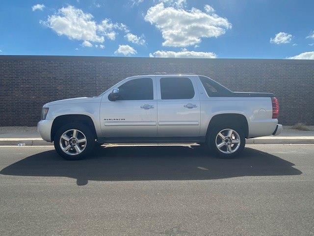 Chevrolet Avalanche LT 2WD 2011