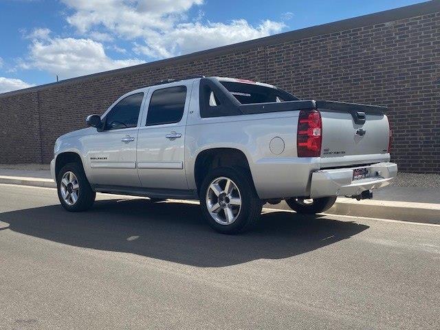 Chevrolet Avalanche LT 2WD 2011