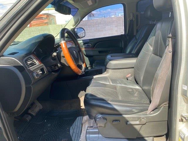 Chevrolet Avalanche LT 2WD 2011