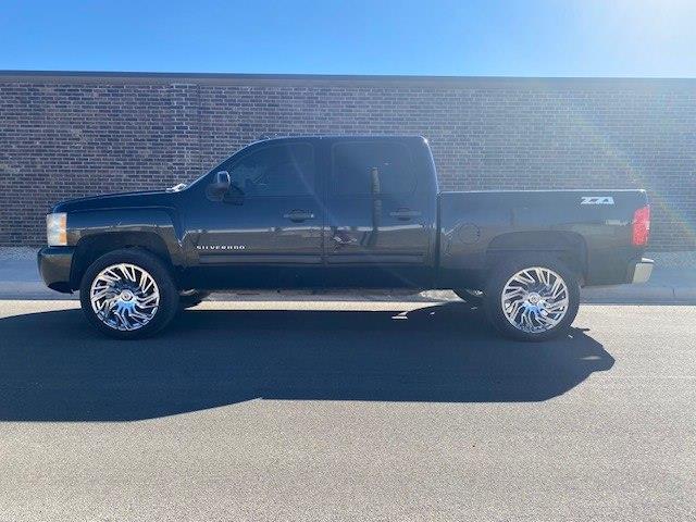 Chevrolet Silverado 1500 LS Crew Cab Short Box 2WD 2011