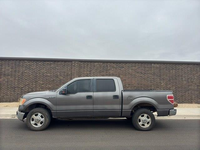 Ford F-150 XL SuperCrew 5.5-ft. Bed 4WD 2010