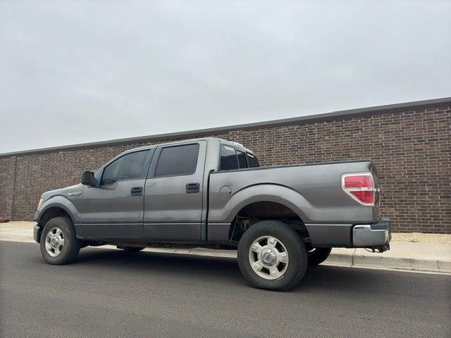 Ford F-150 XL SuperCrew 5.5-ft. Bed 4WD 2010