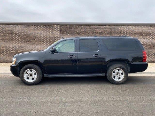 Chevrolet Suburban LT 1500 4WD 2011