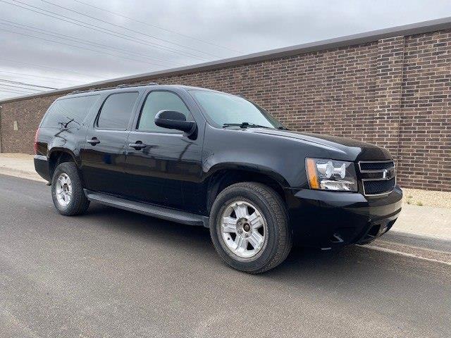 Chevrolet Suburban LT 1500 4WD 2011