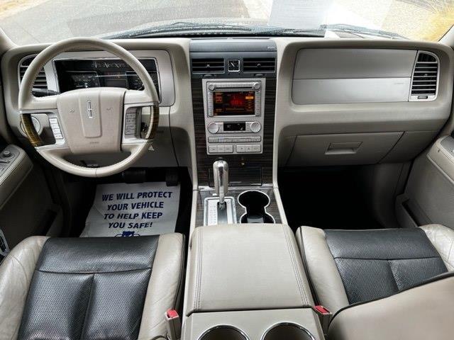 Lincoln Navigator 2WD 2010