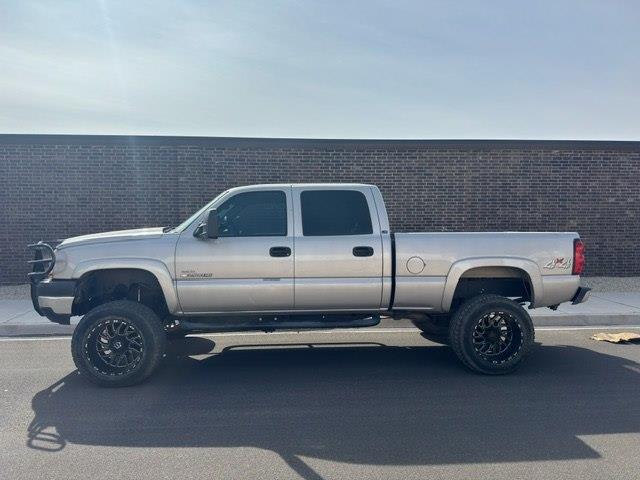 Chevrolet Silverado 2500HD Crew Cab Long Bed 4WD 2005