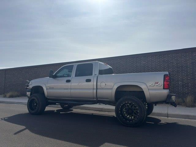 Chevrolet Silverado 2500HD Crew Cab Long Bed 4WD 2005