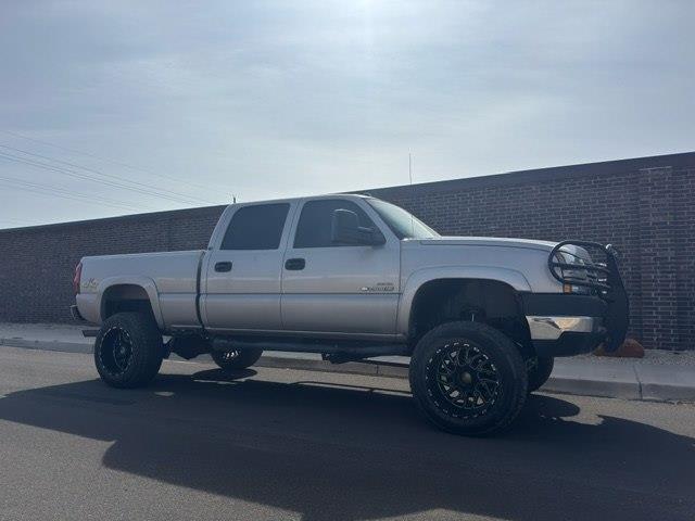 Chevrolet Silverado 2500HD Crew Cab Long Bed 4WD 2005