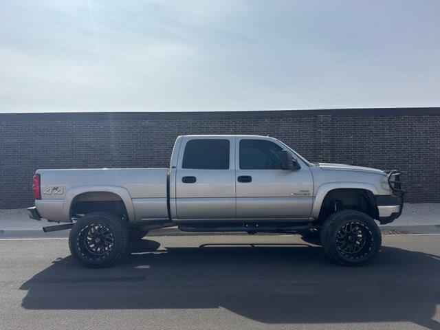 Chevrolet Silverado 2500HD Crew Cab Long Bed 4WD 2005