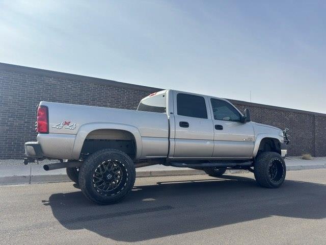 Chevrolet Silverado 2500HD Crew Cab Long Bed 4WD 2005