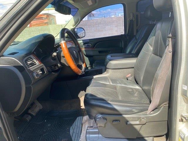 Chevrolet Avalanche LT 2WD 2011