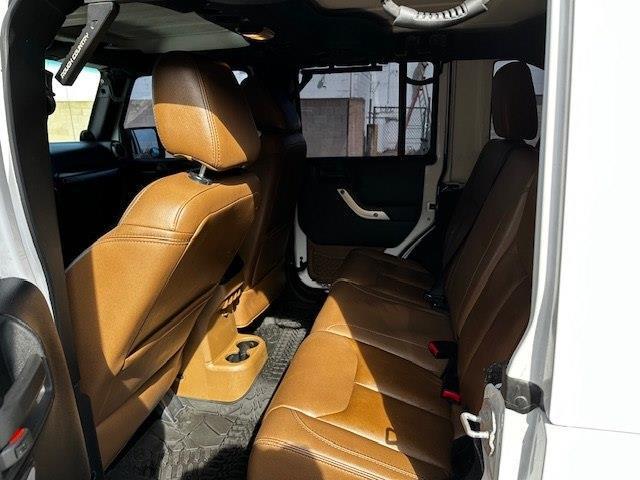 Jeep Wrangler Unlimited Sahara 4WD 2014