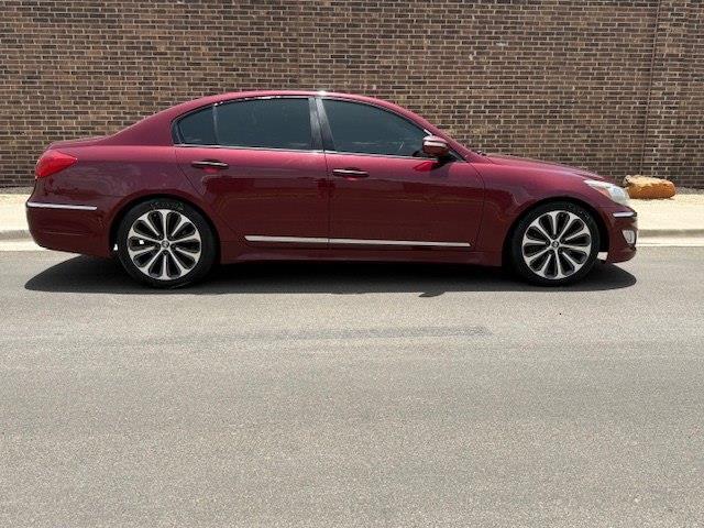 Hyundai Genesis 5.0L R-Spec 2013
