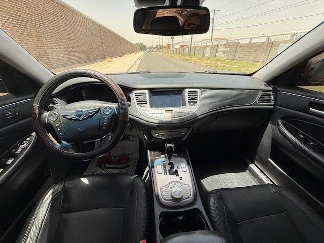 Hyundai Genesis 5.0L R-Spec 2013