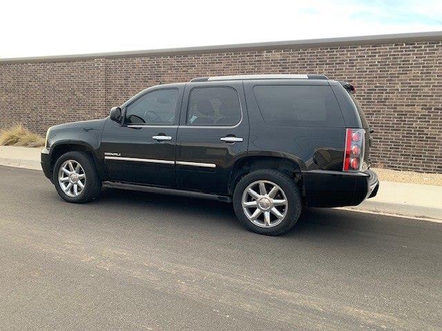 GMC Yukon Denali 4WD 2011