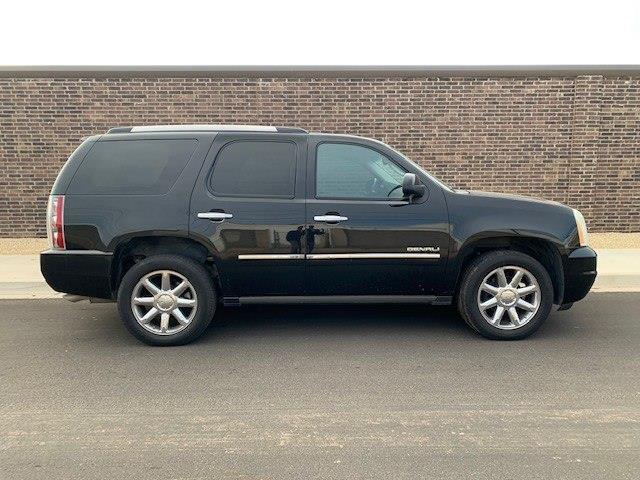 GMC Yukon Denali 4WD 2011