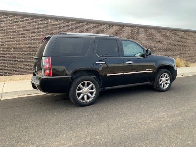 GMC Yukon Denali 4WD 2011