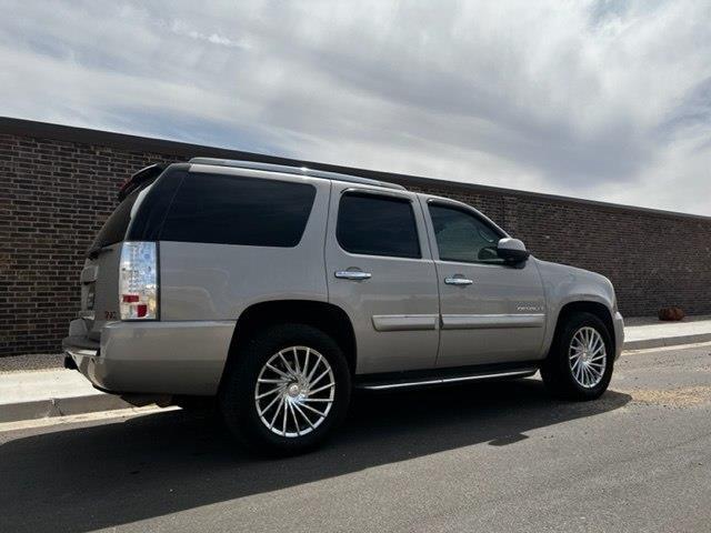 GMC Yukon Denali AWD 2008