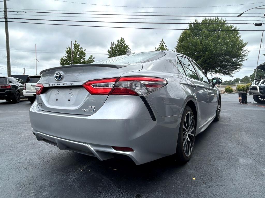 2019 Toyota Camry Hybrid XLE photo 4