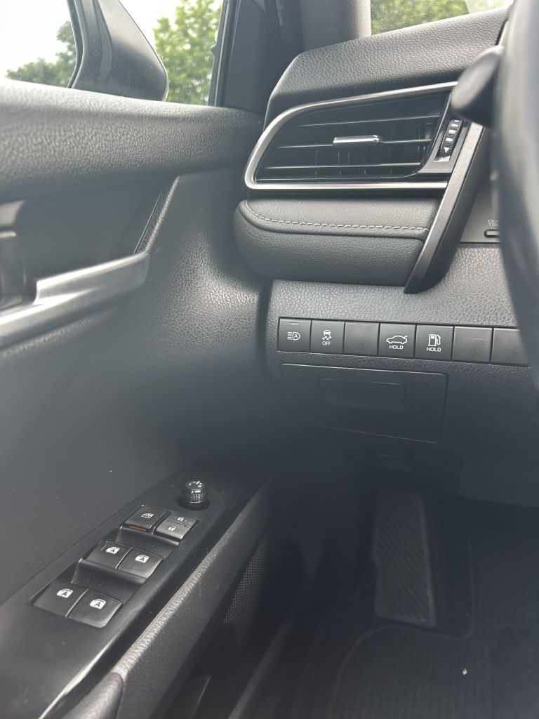 Toyota Camry Hybrid SE 2019