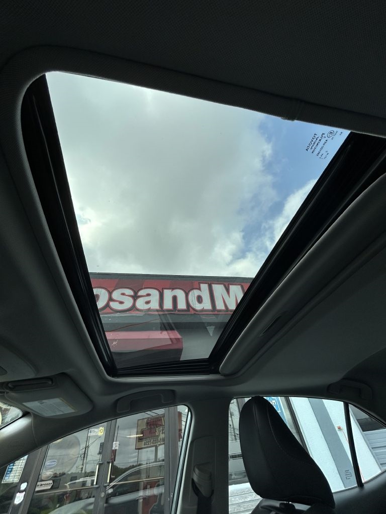 Toyota Camry Hybrid SE 2019