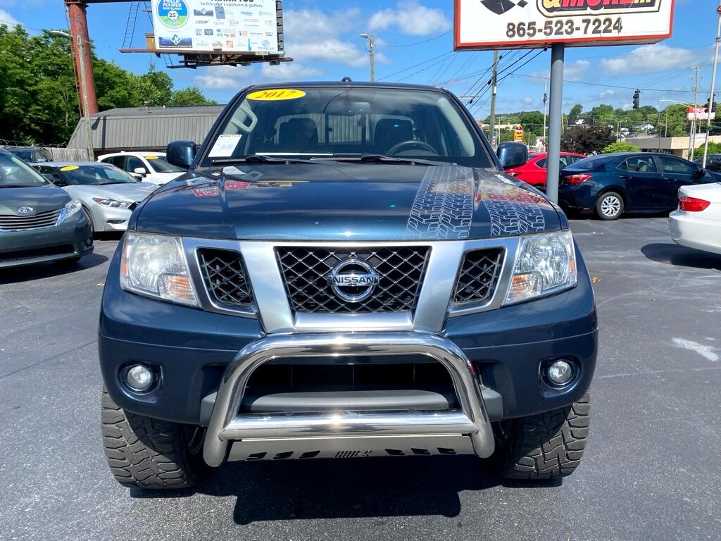 2017 Nissan Frontier PRO-4X Crew Cab photo 2
