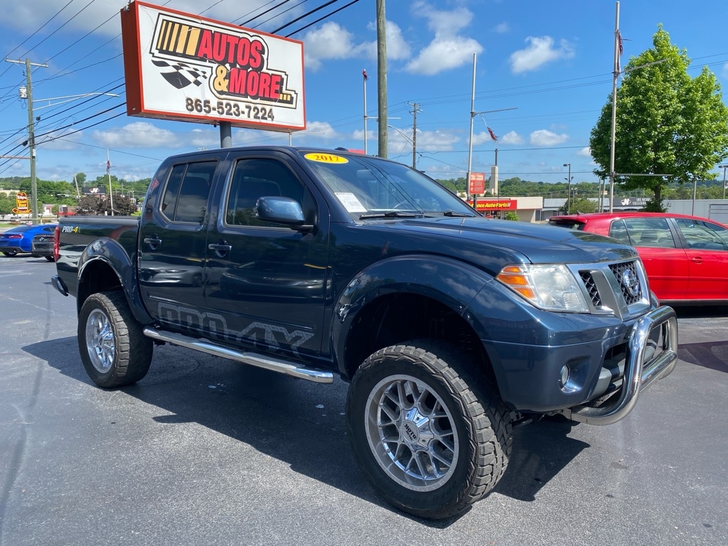 2017 Nissan Frontier PRO-4X Crew Cab 5AT 4WD
