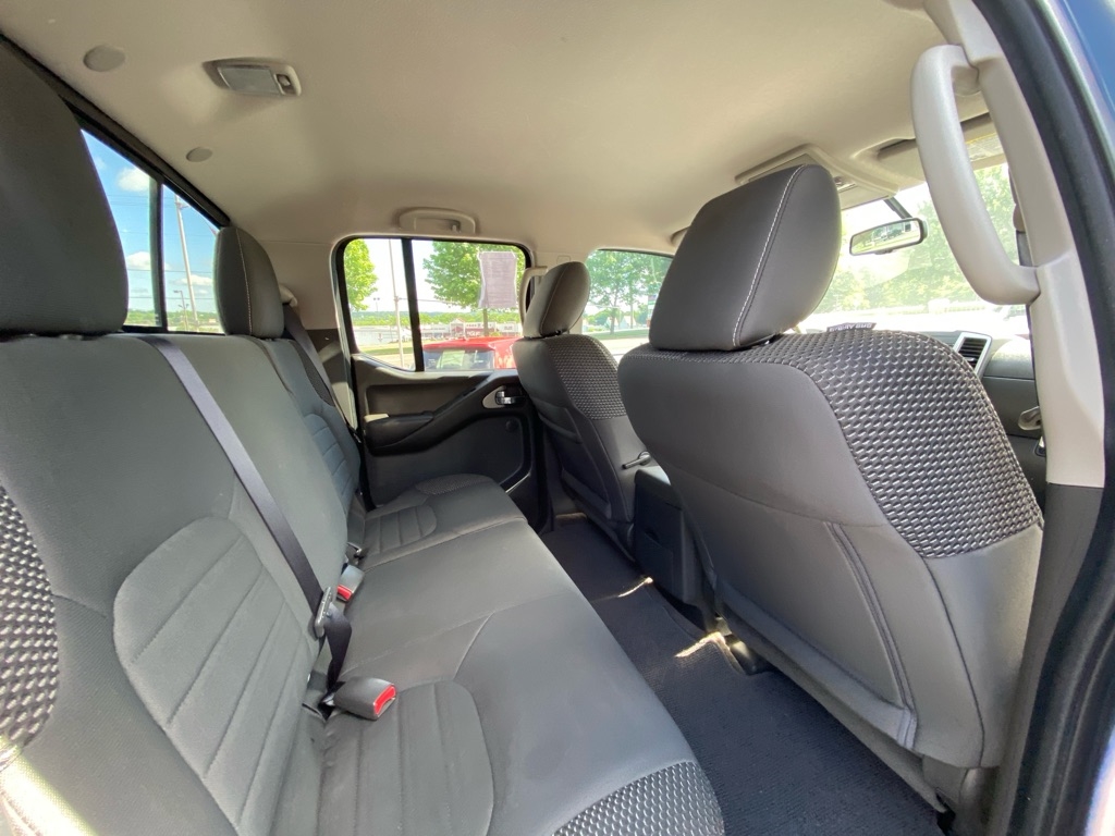 Nissan Frontier PRO-4X Crew Cab 5AT 4WD 2017