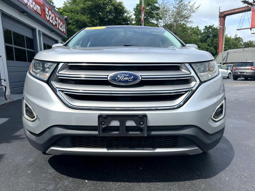 2017 Ford Edge Titanium photo 2
