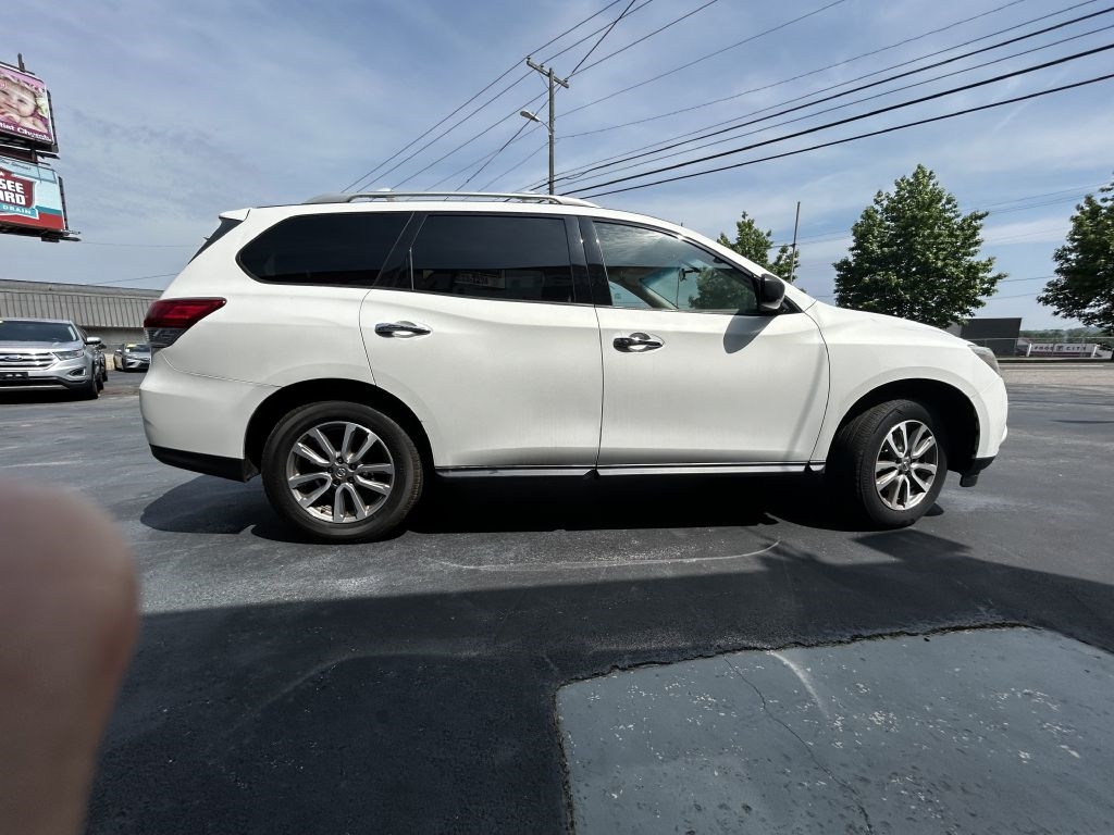 Nissan Pathfinder SV 4WD 2013