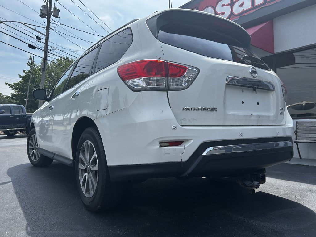 Nissan Pathfinder SV 4WD 2013