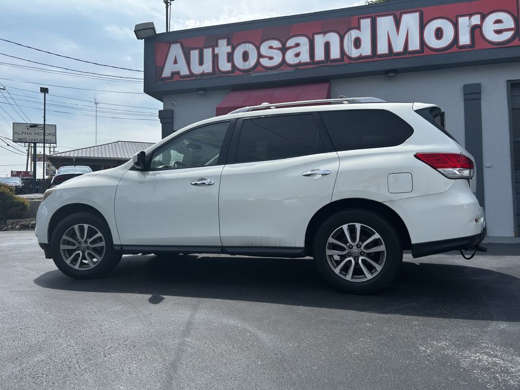 Nissan Pathfinder SV 4WD 2013