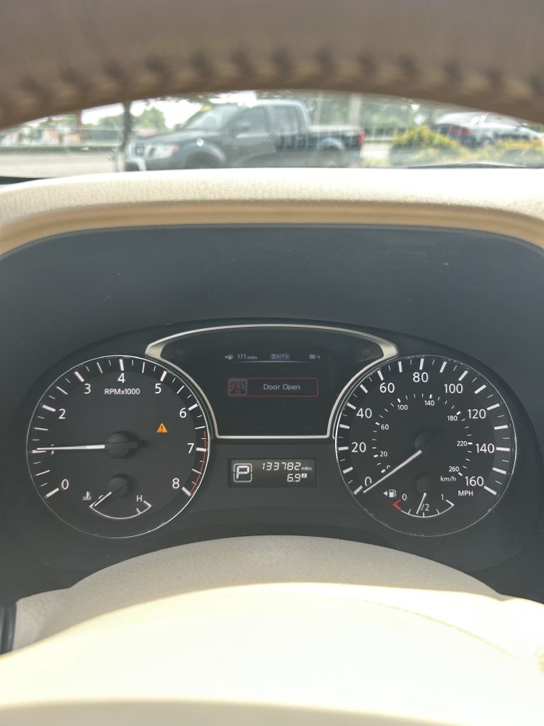 Nissan Pathfinder SV 4WD 2013