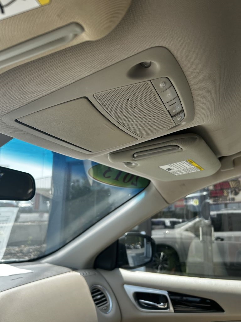 Nissan Pathfinder SV 4WD 2013