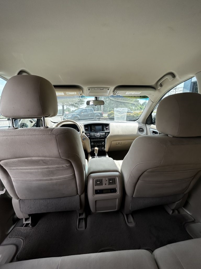 Nissan Pathfinder SV 4WD 2013