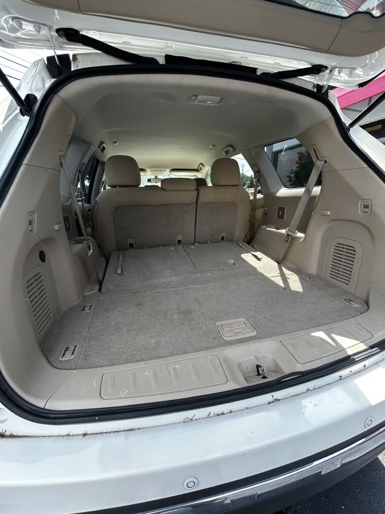 Nissan Pathfinder SV 4WD 2013