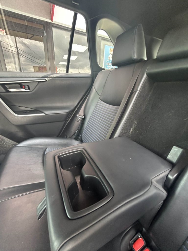 Toyota RAV4 Hybrid XSE 2019