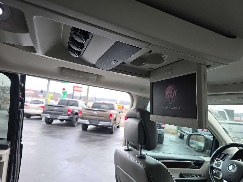 Volkswagen Routan SEL 2013