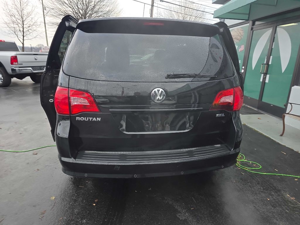 Volkswagen Routan SEL 2013