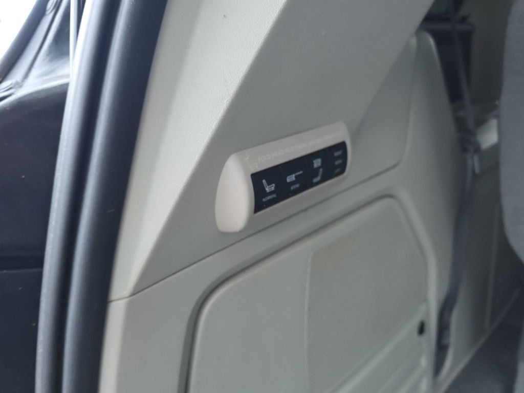 Volkswagen Routan SEL 2013