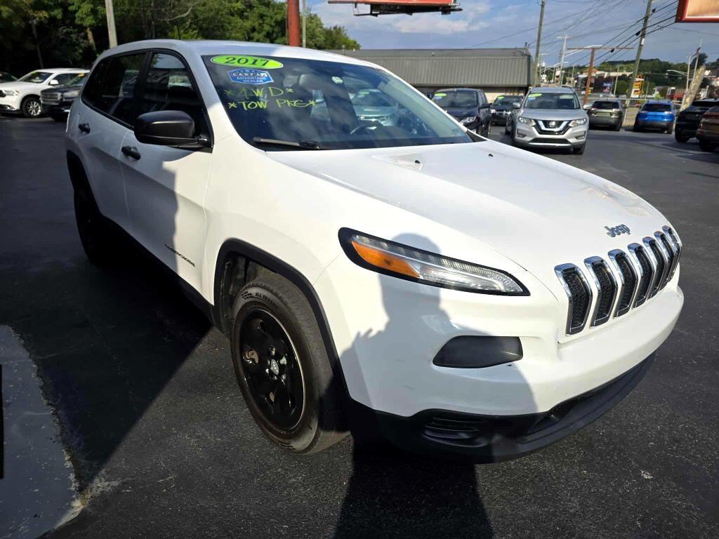 2017 Jeep Cherokee Sport photo 2