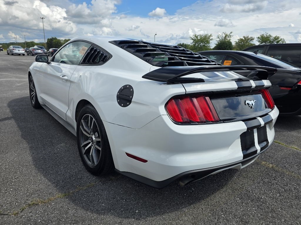2017 Ford Mustang EcoBoost photo 4