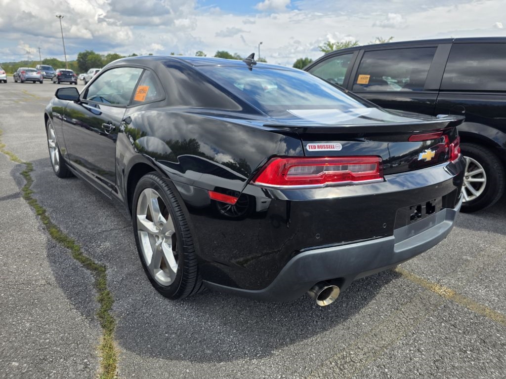 2015 Chevrolet Camaro 1LT Coupe photo 2