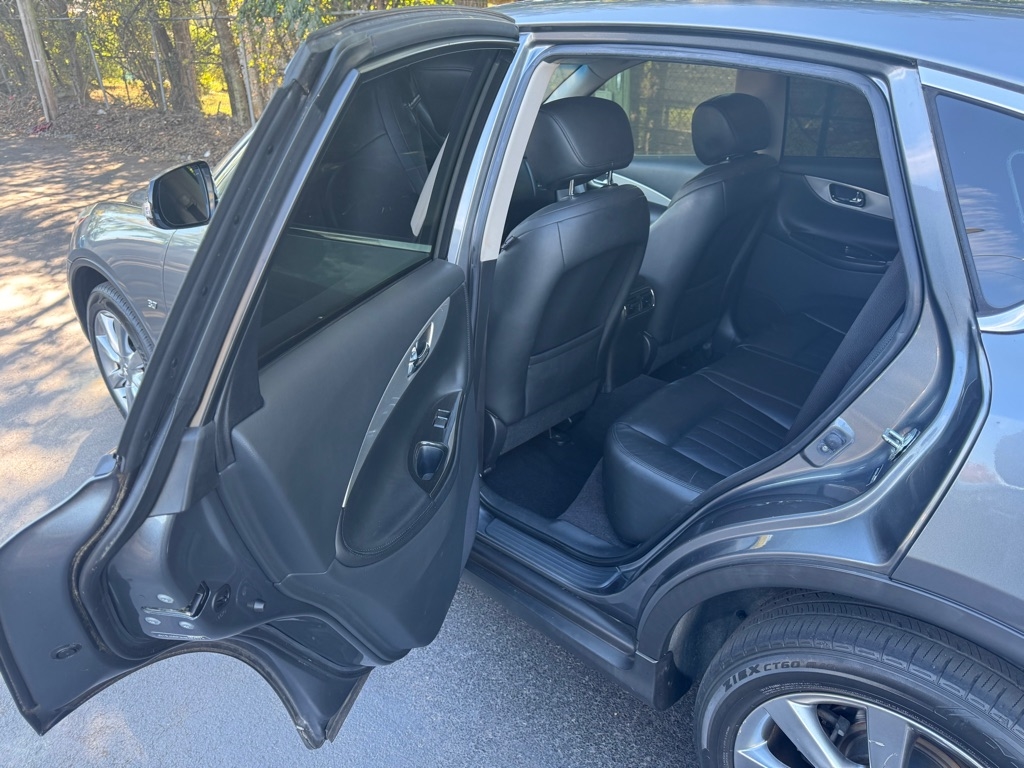 Infiniti QX50 Base RWD 2017