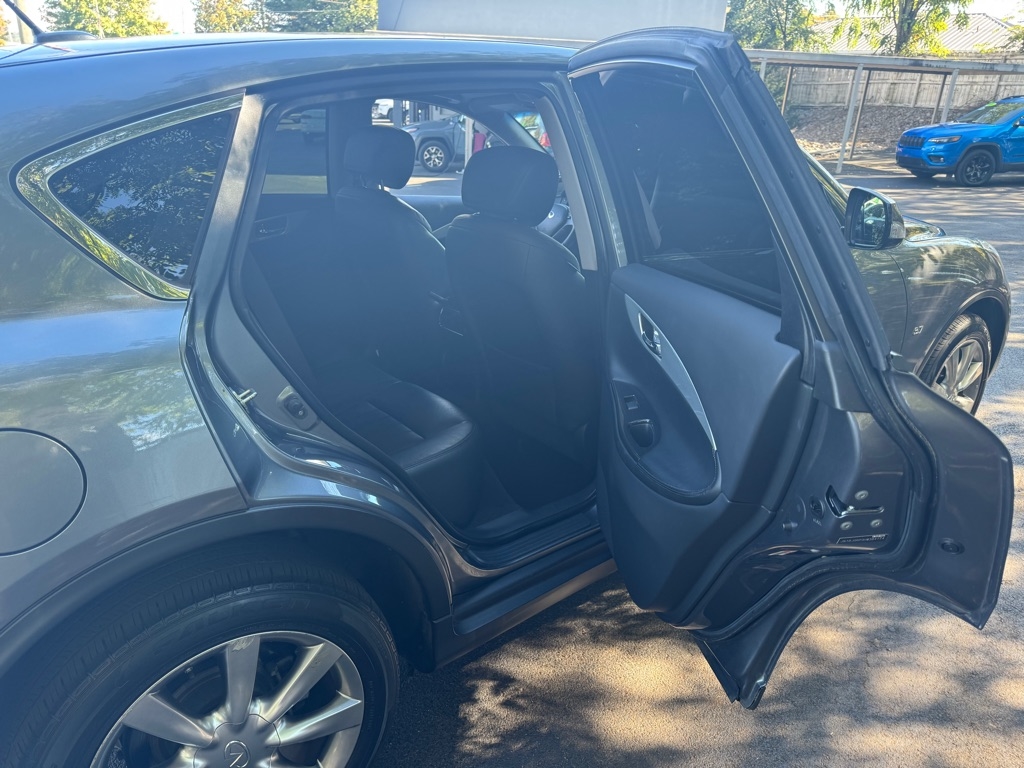 Infiniti QX50 Base RWD 2017