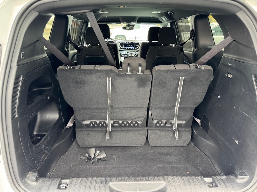 Chrysler Pacifica Touring 2022