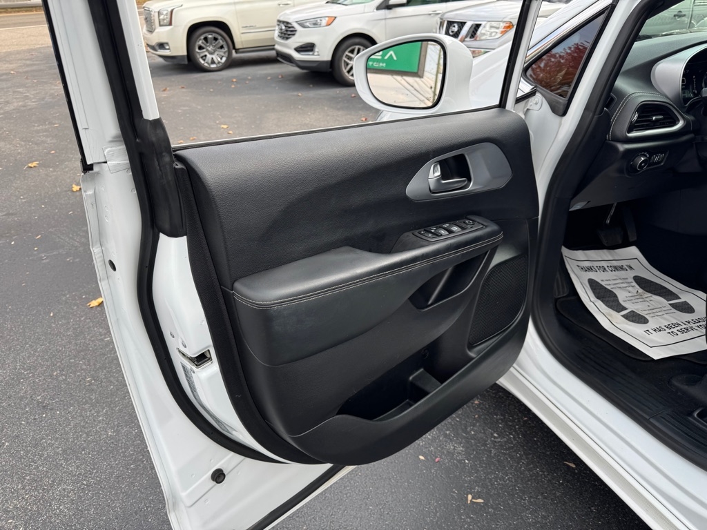 Chrysler Pacifica Touring 2022