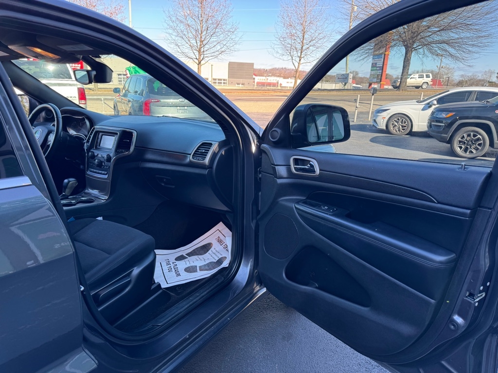 Jeep Grand Cherokee Laredo 2WD 2017