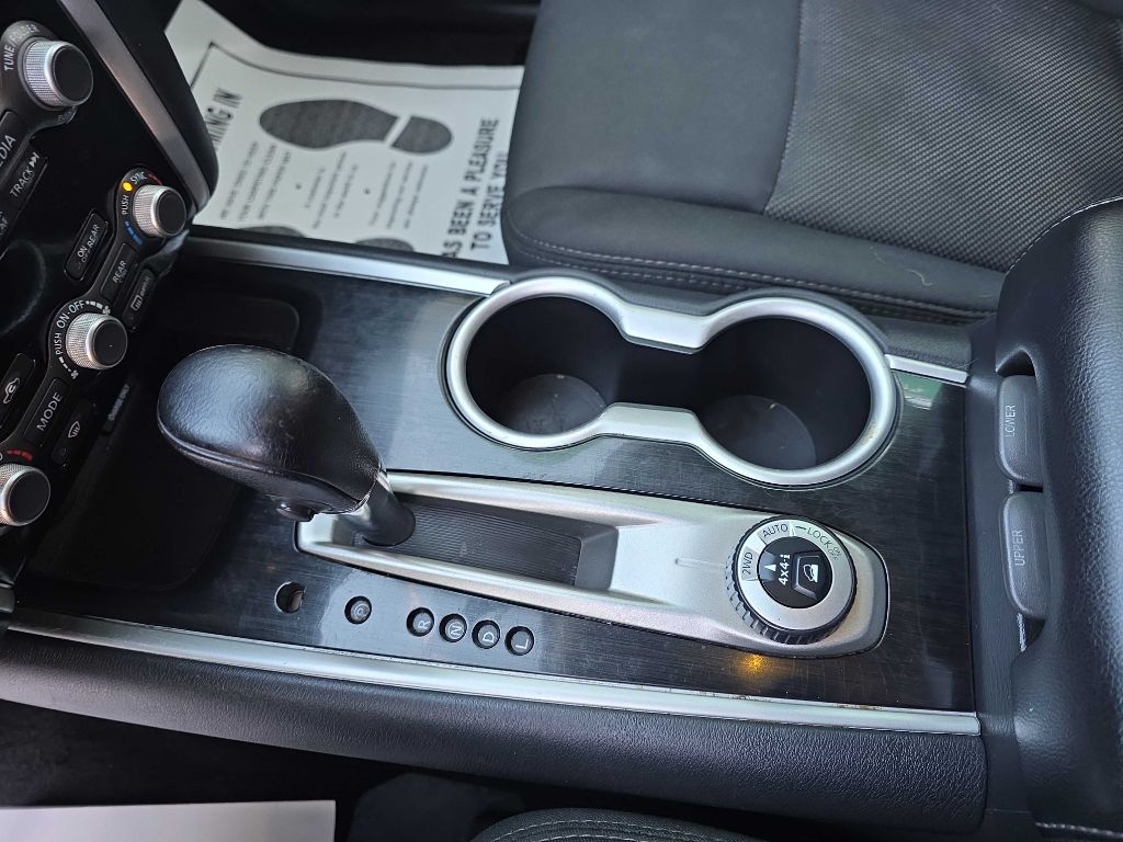 Nissan Pathfinder SV 4WD 2020