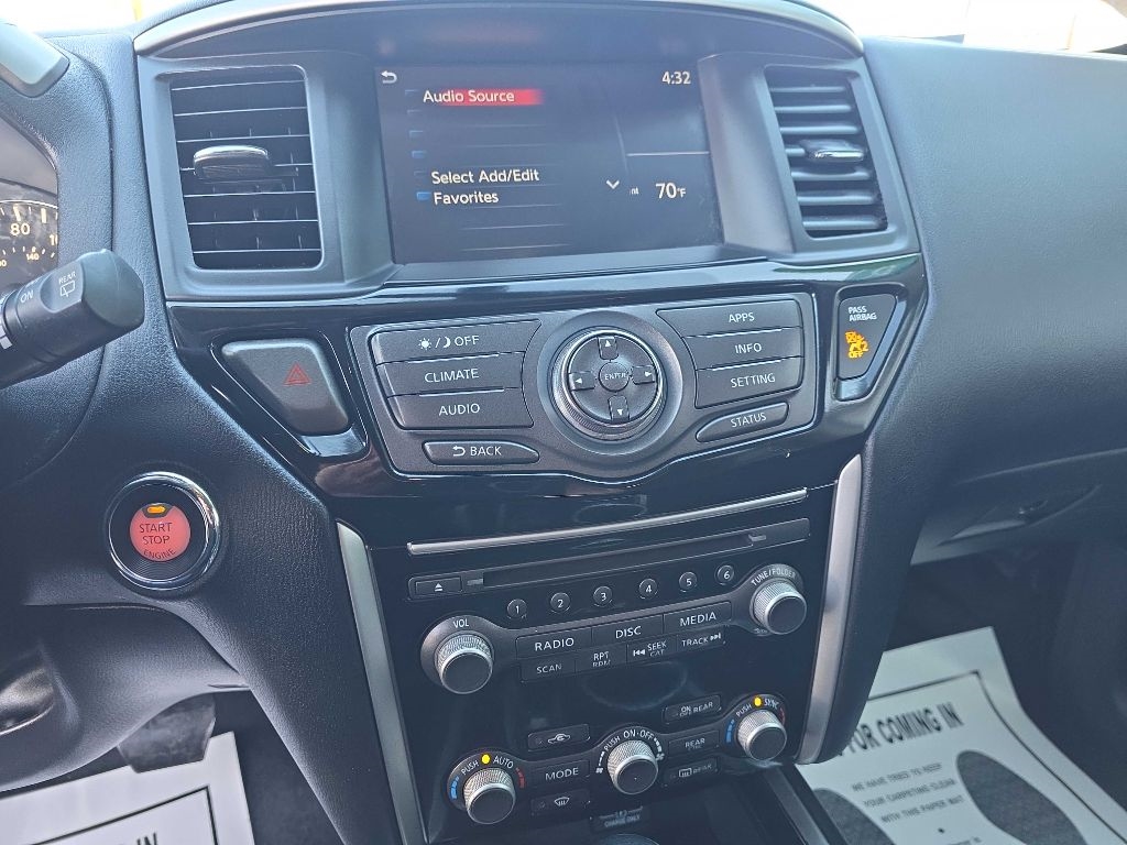 Nissan Pathfinder SV 4WD 2020